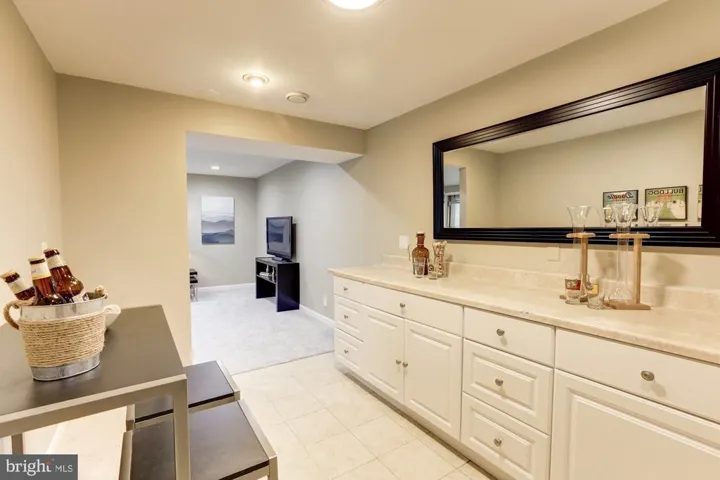 1719 Olney Rd, Falls Church, Virginia 22043