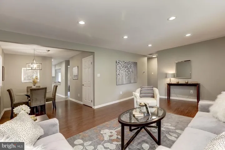 1719 Olney Rd, Falls Church, Virginia 22043