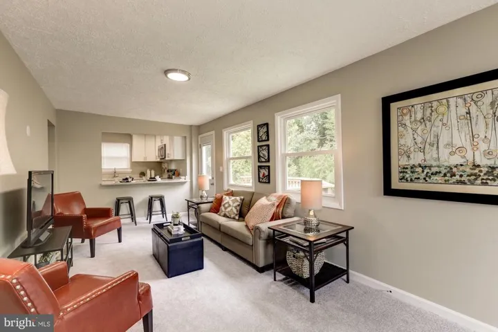 1719 Olney Rd, Falls Church, Virginia 22043