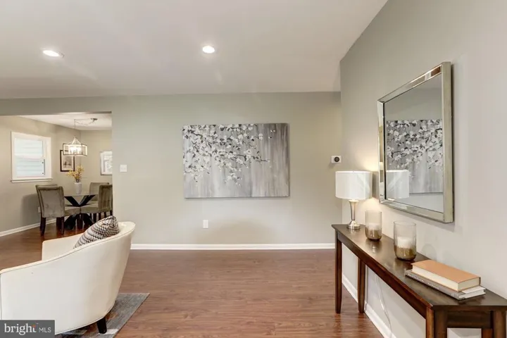 1719 Olney Rd, Falls Church, Virginia 22043