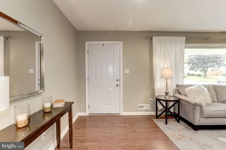1719 Olney Rd, Falls Church, Virginia 22043