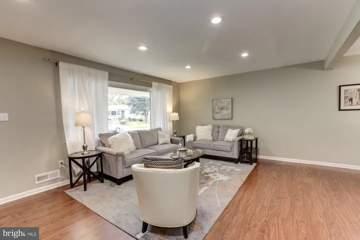 1719 Olney Rd, Falls Church, Virginia 22043