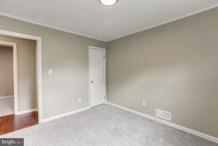 1719 Olney Rd, Falls Church, Virginia 22043