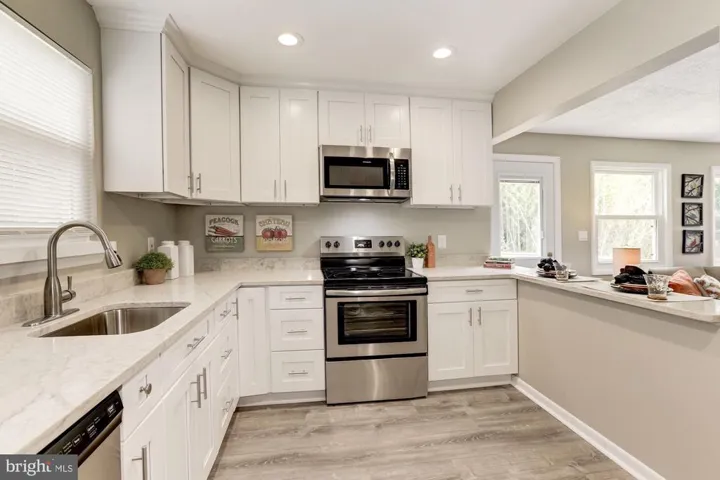 1719 Olney Rd, Falls Church, Virginia 22043