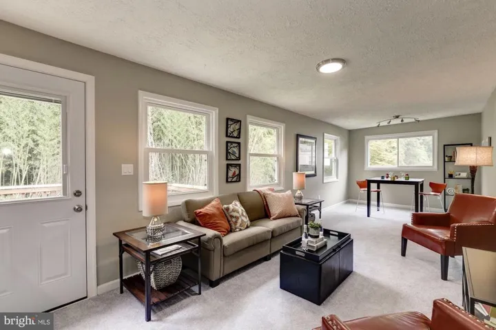 1719 Olney Rd, Falls Church, Virginia 22043