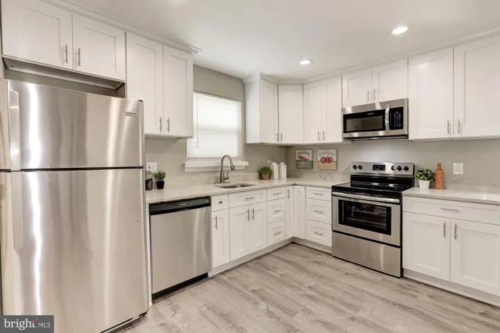 1719 Olney Rd, Falls Church, Virginia 22043