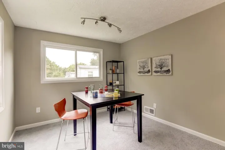 1719 Olney Rd, Falls Church, Virginia 22043
