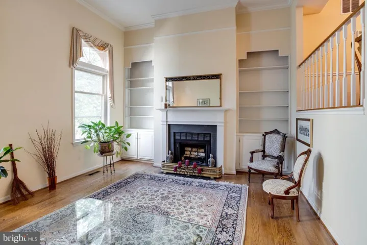 1276 S Washington St, Falls Church, Virginia 22046