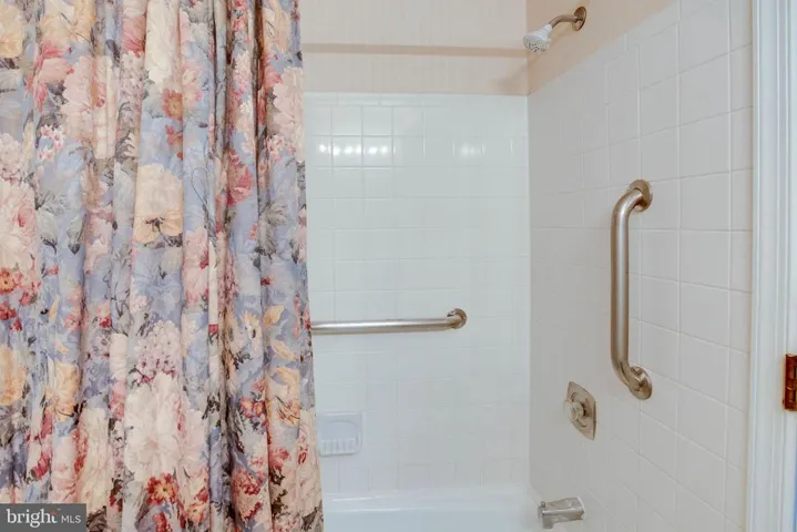 1276 S Washington St, Falls Church, Virginia 22046