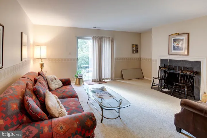 1276 S Washington St, Falls Church, Virginia 22046