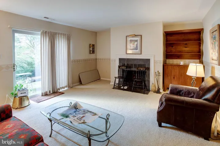 1276 S Washington St, Falls Church, Virginia 22046