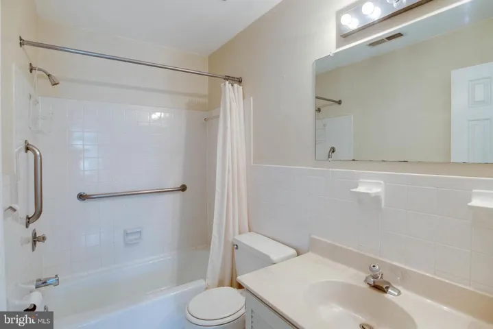 1276 S Washington St, Falls Church, Virginia 22046