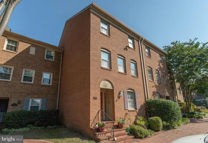 1276 S Washington St, Falls Church, Virginia 22046