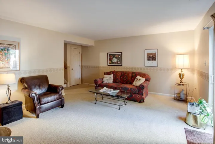 1276 S Washington St, Falls Church, Virginia 22046