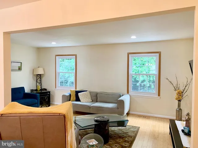 4544 Maxfield Dr, Annandale, Virginia 22003