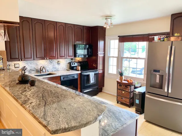 4544 Maxfield Dr, Annandale, Virginia 22003