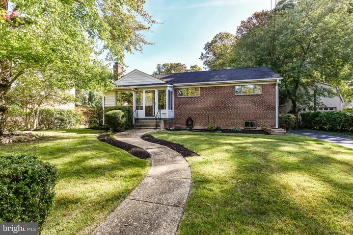3305 Brush Dr, Falls Church, Virginia 22042