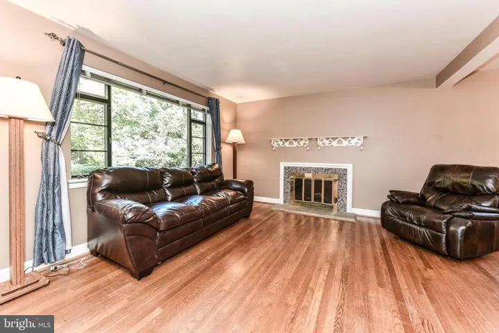 3305 Brush Dr, Falls Church, Virginia 22042