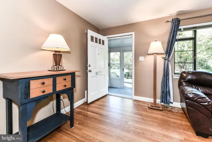 3305 Brush Dr, Falls Church, Virginia 22042