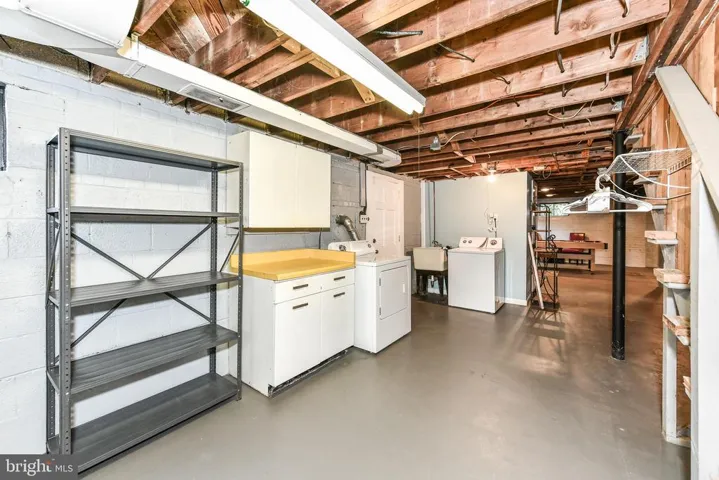 3305 Brush Dr, Falls Church, Virginia 22042