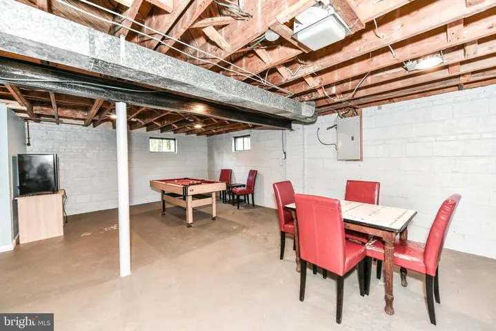 3305 Brush Dr, Falls Church, Virginia 22042