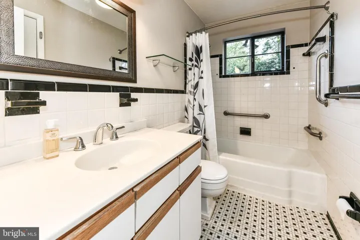 3305 Brush Dr, Falls Church, Virginia 22042