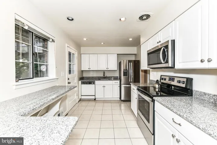 3305 Brush Dr, Falls Church, Virginia 22042