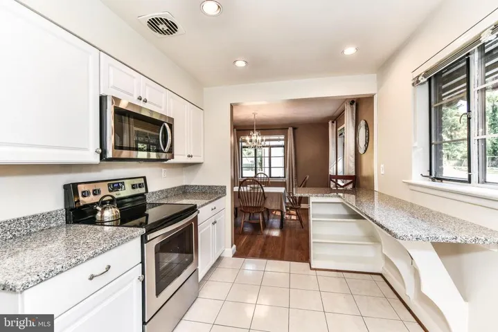 3305 Brush Dr, Falls Church, Virginia 22042