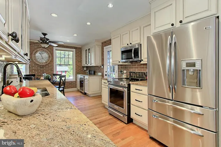 2447 Villanova Dr, Vienna, Virginia 22180