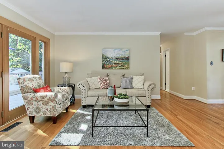 2447 Villanova Dr, Vienna, Virginia 22180
