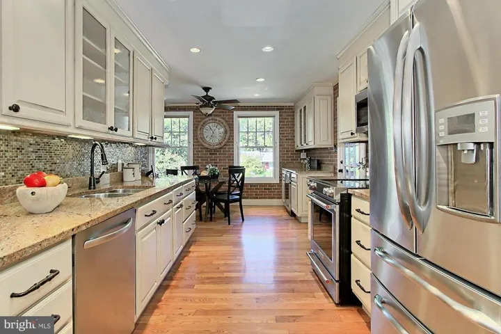 2447 Villanova Dr, Vienna, Virginia 22180