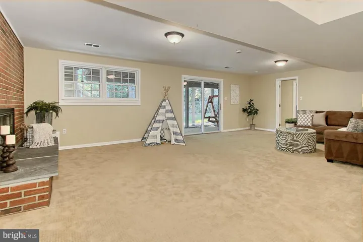 2447 Villanova Dr, Vienna, Virginia 22180