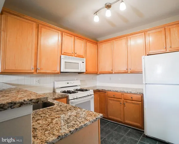 11338 Westbrook Mill Ln #304, Fairfax, Virginia 22030