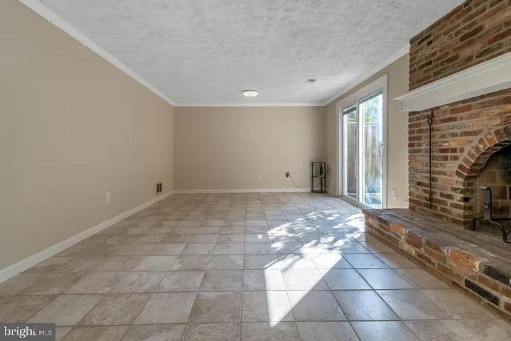 8487 Kitchener Dr, Springfield, Virginia 22153