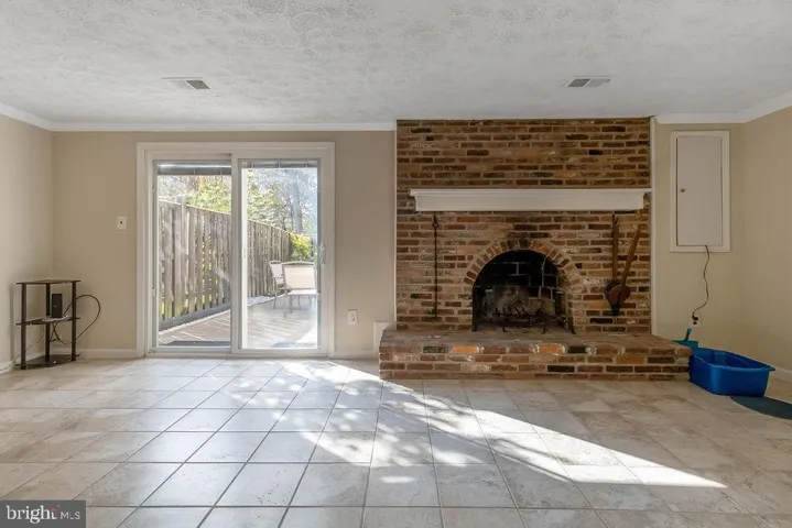 8487 Kitchener Dr, Springfield, Virginia 22153