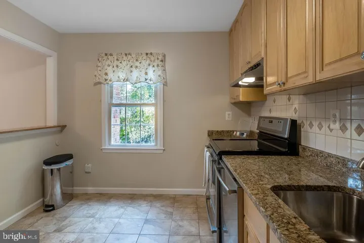8487 Kitchener Dr, Springfield, Virginia 22153