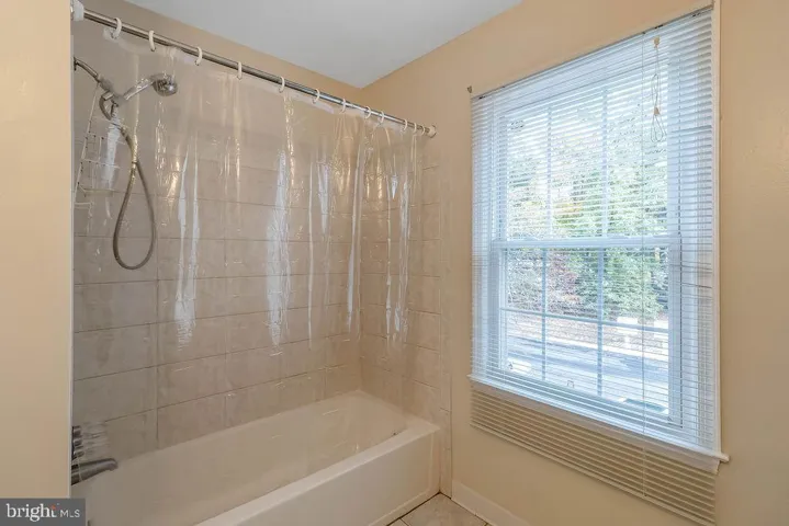 8487 Kitchener Dr, Springfield, Virginia 22153
