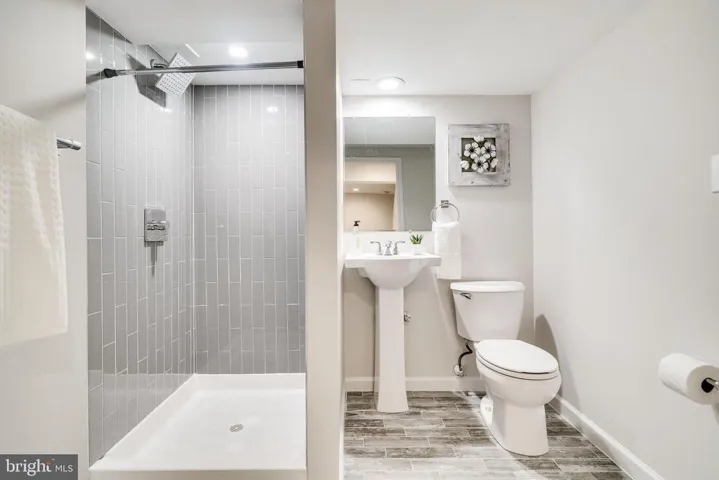 4301 Bushie Ct, Alexandria, Virginia 22312