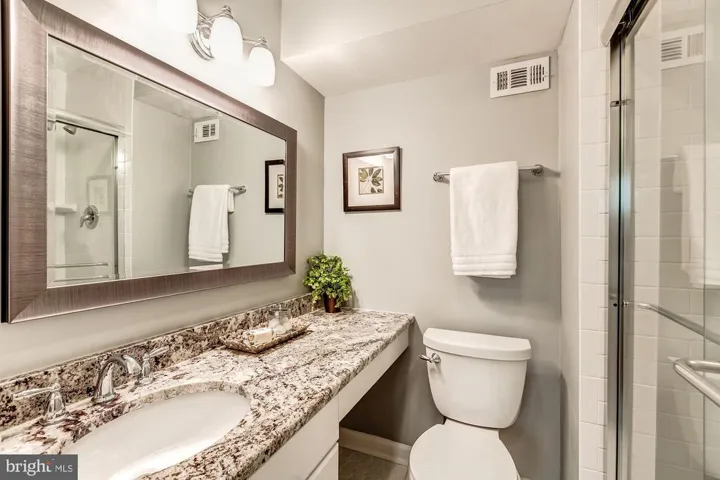 5429 Richenbacher Ave, Alexandria, Virginia 22304