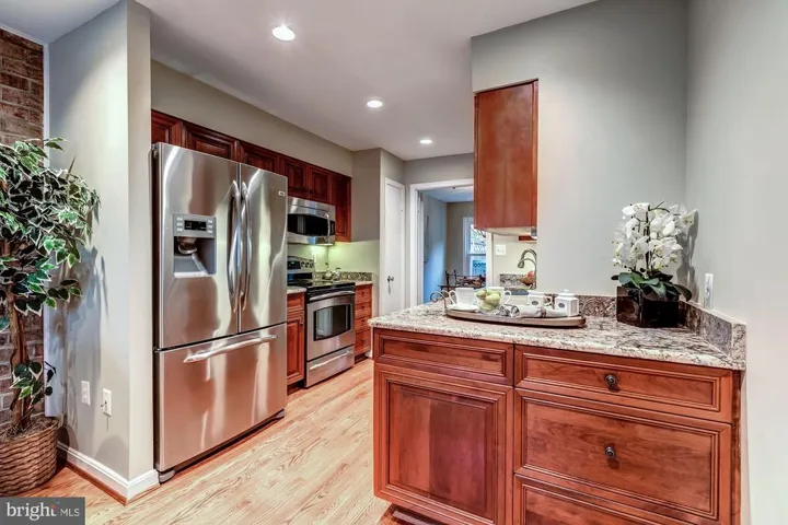 5429 Richenbacher Ave, Alexandria, Virginia 22304