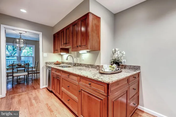 5429 Richenbacher Ave, Alexandria, Virginia 22304