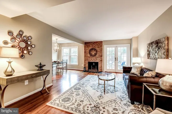 5429 Richenbacher Ave, Alexandria, Virginia 22304