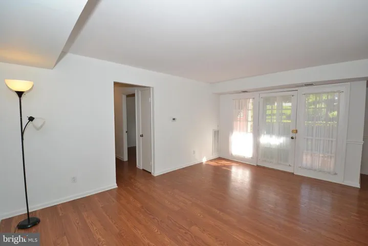 3790 Lyndhurst Dr #103, Fairfax, Virginia 22031