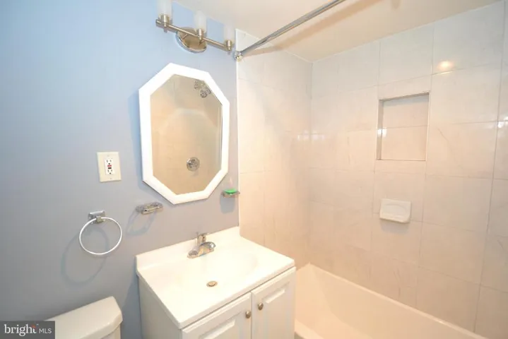 3790 Lyndhurst Dr #103, Fairfax, Virginia 22031