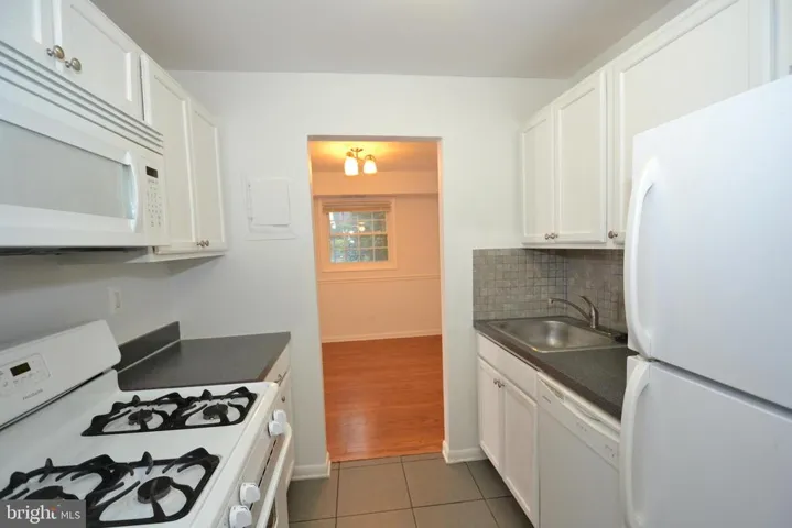 3790 Lyndhurst Dr #103, Fairfax, Virginia 22031