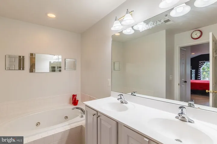 6000 Preswell Ct, Gainesville, Virginia 20155
