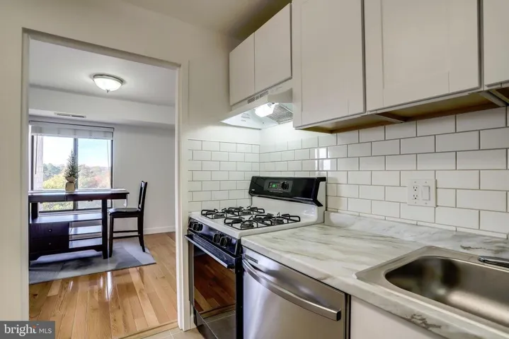 3100 S Manchester St #1136, Falls Church, Virginia 22044