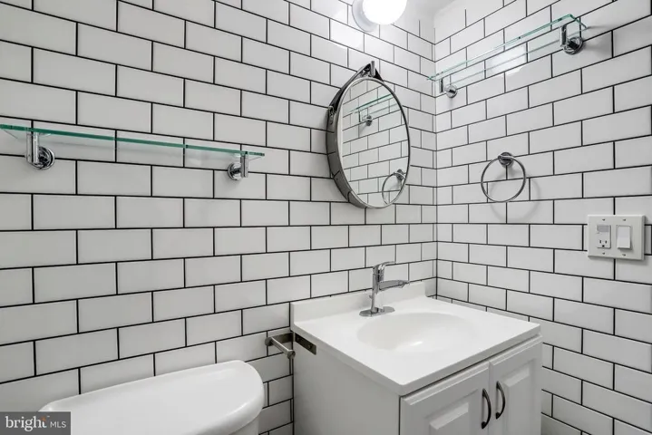 3100 S Manchester St #1136, Falls Church, Virginia 22044