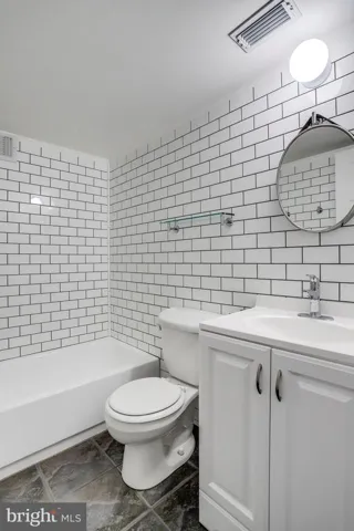 3100 S Manchester St #1136, Falls Church, Virginia 22044