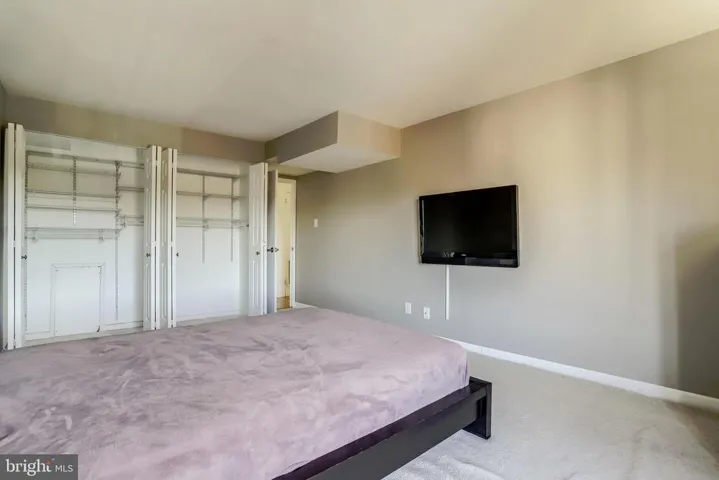 3100 S Manchester St #1136, Falls Church, Virginia 22044